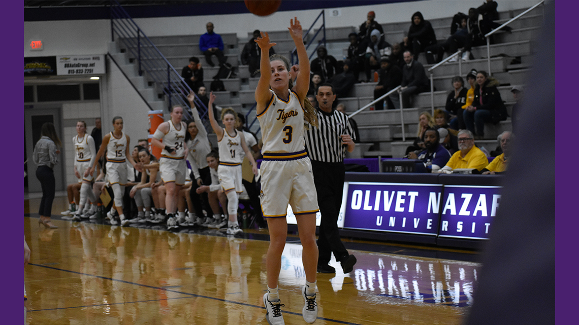 TIGERS FALL TO ST. FRANCIS IN LATE GAME THRILLER