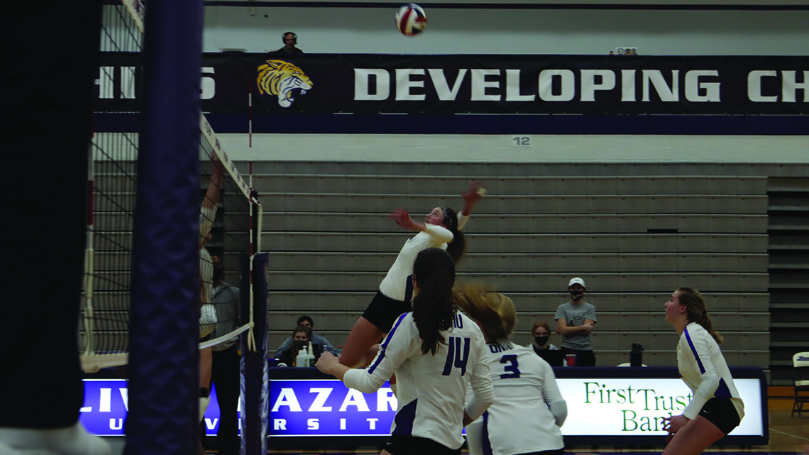 Women's Volleyball Stays Perfect in Five Set Win over The Fighting Saints